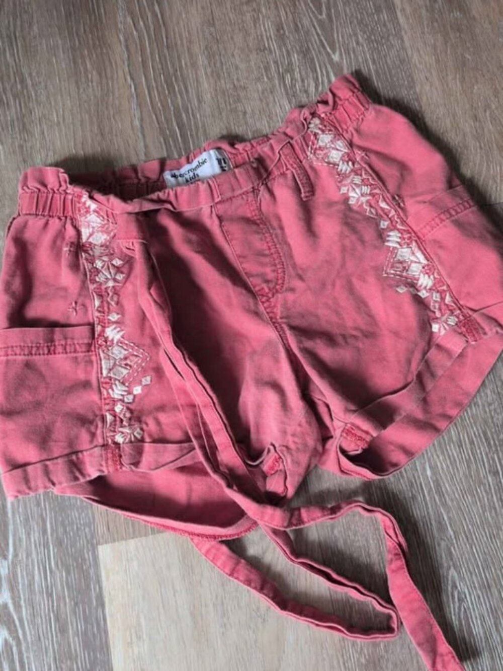 Abercrombie Kids High-Rise Paperbag Waist Shorts Size 7/8